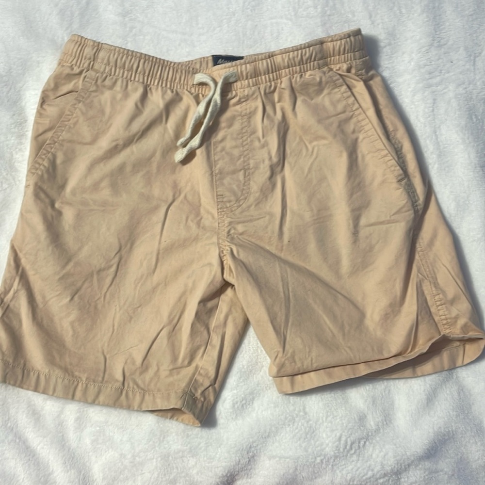 Massive Apparel men’s shorts size medium